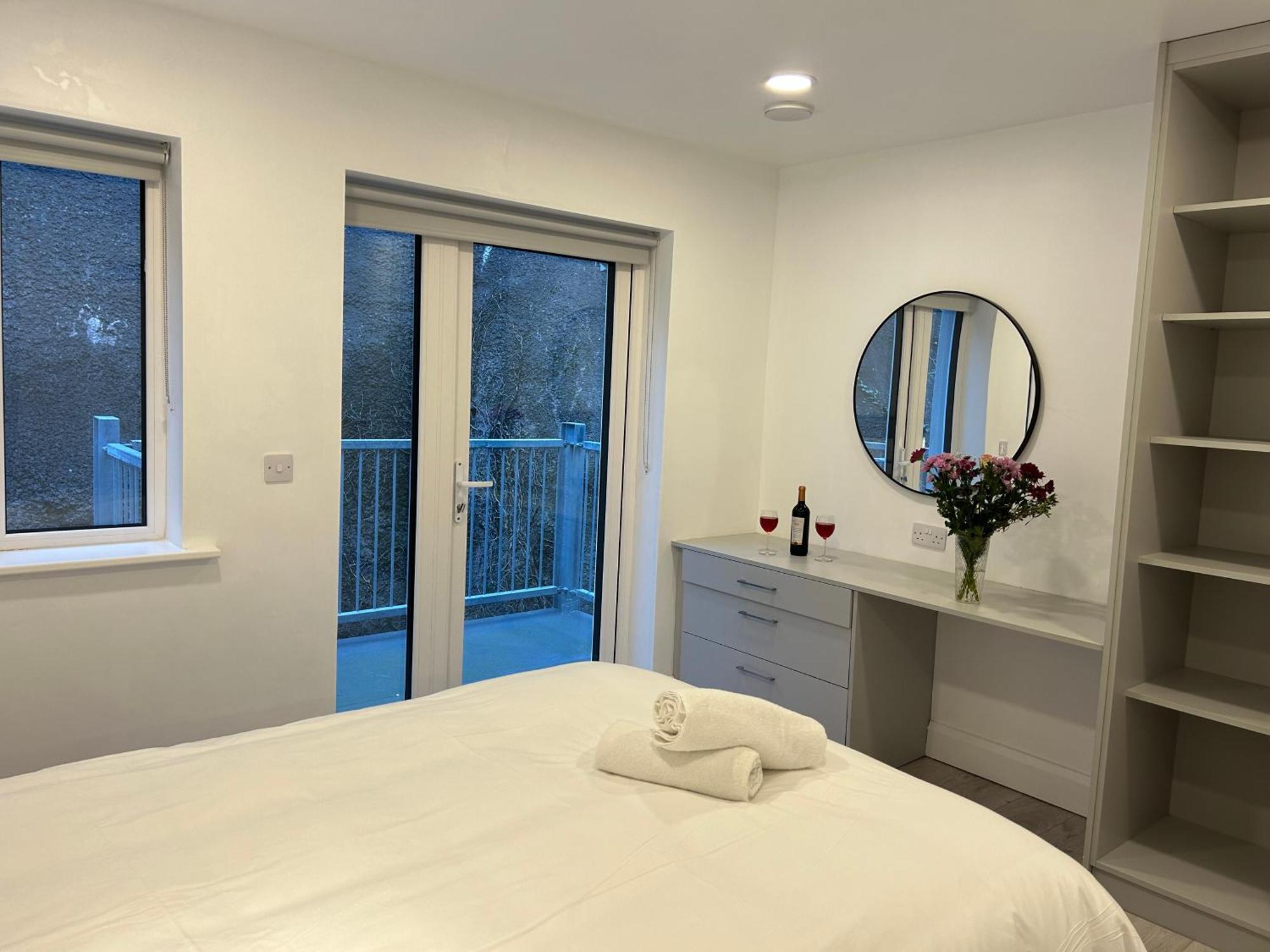 Bella Vista Hotel & Self Catering Suites Cobh Zewnętrze zdjęcie